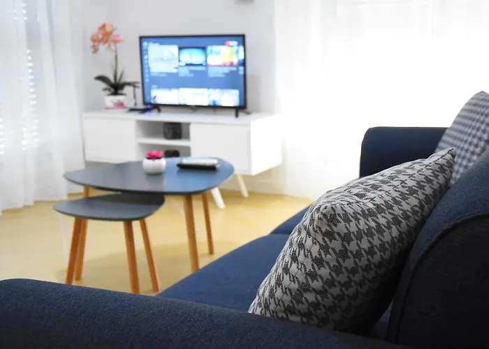 Click - Apartamento *