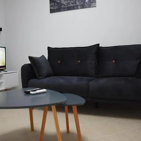 Apartment Click - *