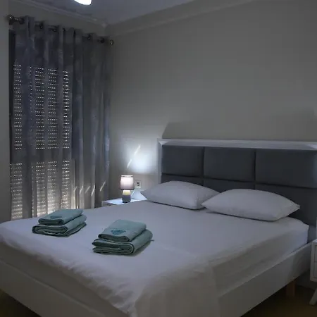 Click - アパート *