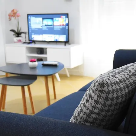 Click - アパート *