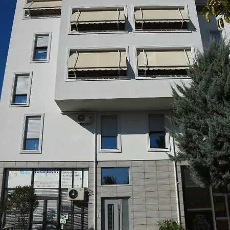 Click - Тирана
